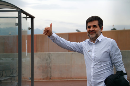 Pro-independence jailed leader Jordi Sànchez leaves prison on his first 48-hour permit, on January 25, 2020 (by Blanca Blay)