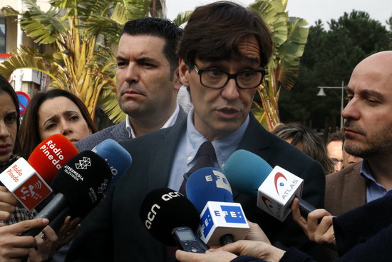 Spanish health minister Salvador Illa speaking to media on January 25, 2020 (by Gemma Aleman)