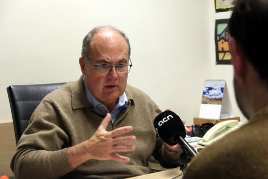 Dr. Antoni Trilla, a world expert on epidemics, speaks in an interview with the Catalan News Agency (by Laura Fíguls)