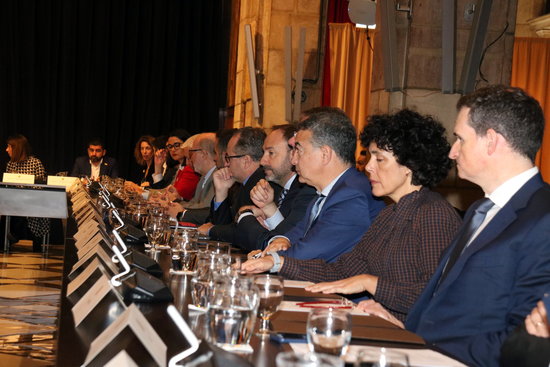 Meeting at the government headquarters over the impact of the cancellation of the Mobile World Congress (by Lluís Sibils)