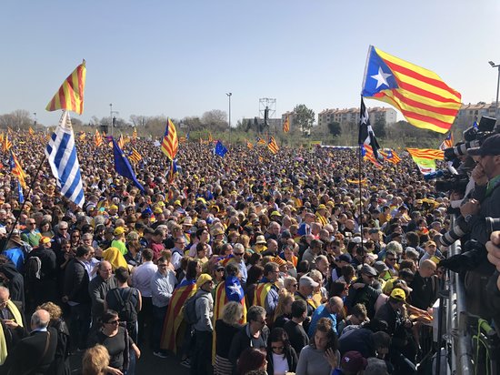 Thousands of pro-independence supporters in Perpignan, on February 29, 2020 (by Elisabet Don)