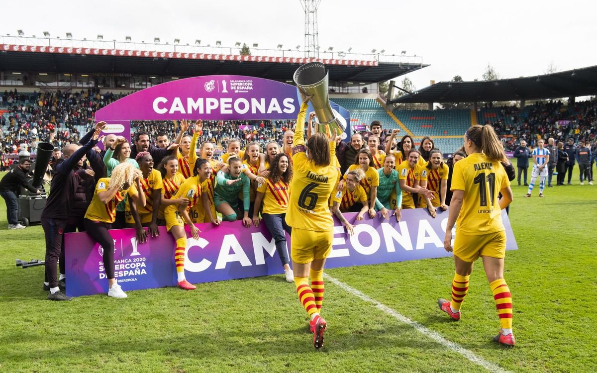 The Barça Femení team celebrate following their 10-1 win over Real Sociedad in the Super Cup 2020 final (by Victor Salgado - FC Barcelona)