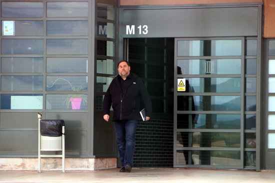 Oriol Junqueras leaving prison temporarily on March 3, 2020 (by Laura Busquets)