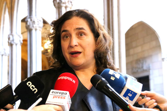 Barcelona Mayor Ada Colau shares her plan to the press at the Barcelona City Council on March 3rd, 2020. (By: Guifré Jordan)