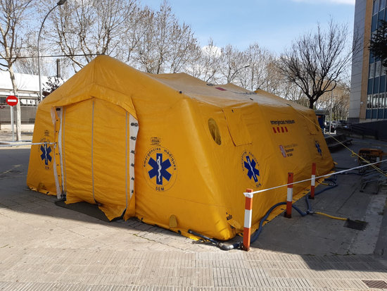 Image of a tent used for screening cases in Igualada, on March 21, 2020 (by Igualada town hall)