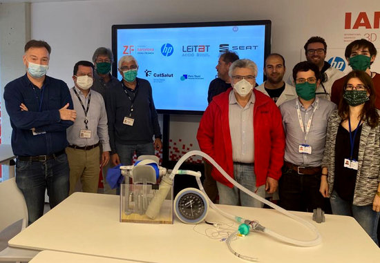 Image of the first respirator to be manufactured in Catalonia, on March 22, 2020 (by Zona Franca consortium)
