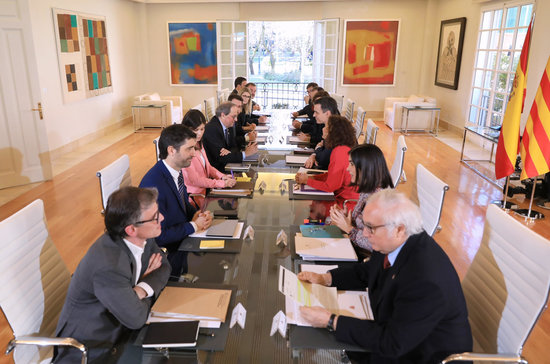 Negotiation table between Catalan and Spanish delegations at Moncloa Palace in Madrid, February 26, 2020 (by Jordi Bedmar)