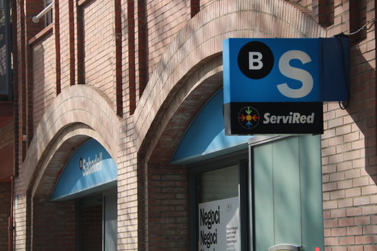 Image of a Banc Sabadell office in Barcelona (by Albert Cadanet)