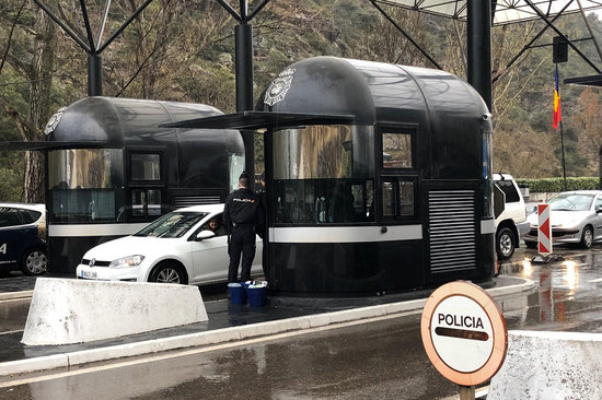 Image of the Spanish-Andorran border in Les Valls de Valira, in the Catalan Pyrenees, on marh 16, 2020 (by ANA, Andorran News Agency)