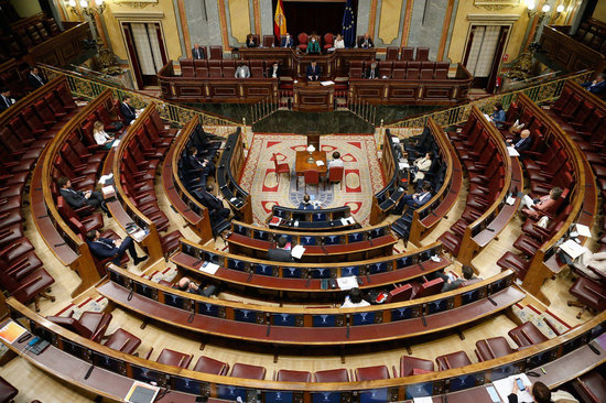 The Spanish congress on the day of the vote of the fifth extension of the state of alarm during the coronavirus crisis, May 2020 (image from Spanish congress)