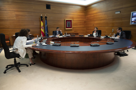 Spanish government Council of Ministers hold a meeting led by president Pedro Sánchez (by Pool Moncloa / Borja Puig de la Bellacasa)
