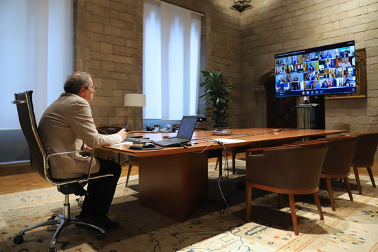 Catalan president Quim Torra takes part in a video conference with Spain's regional presidents (by Catalan government)