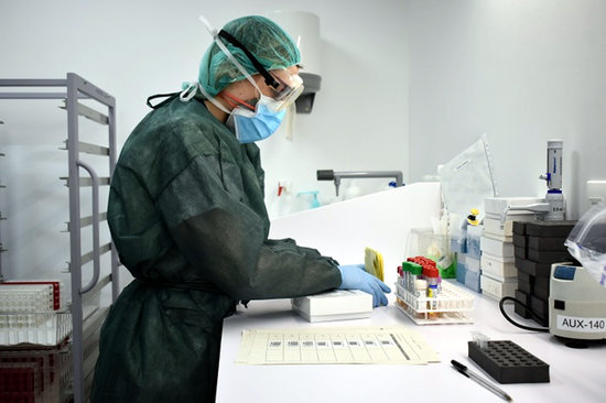 PCR tests being conducted at Girona's ICS Clinic Laboratory (By ICS Girona)