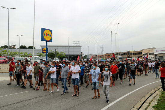 Workers from the Sallent mine in Vilafruns demand better safety standards during a protest in Manresa (by Estefania Escolà)