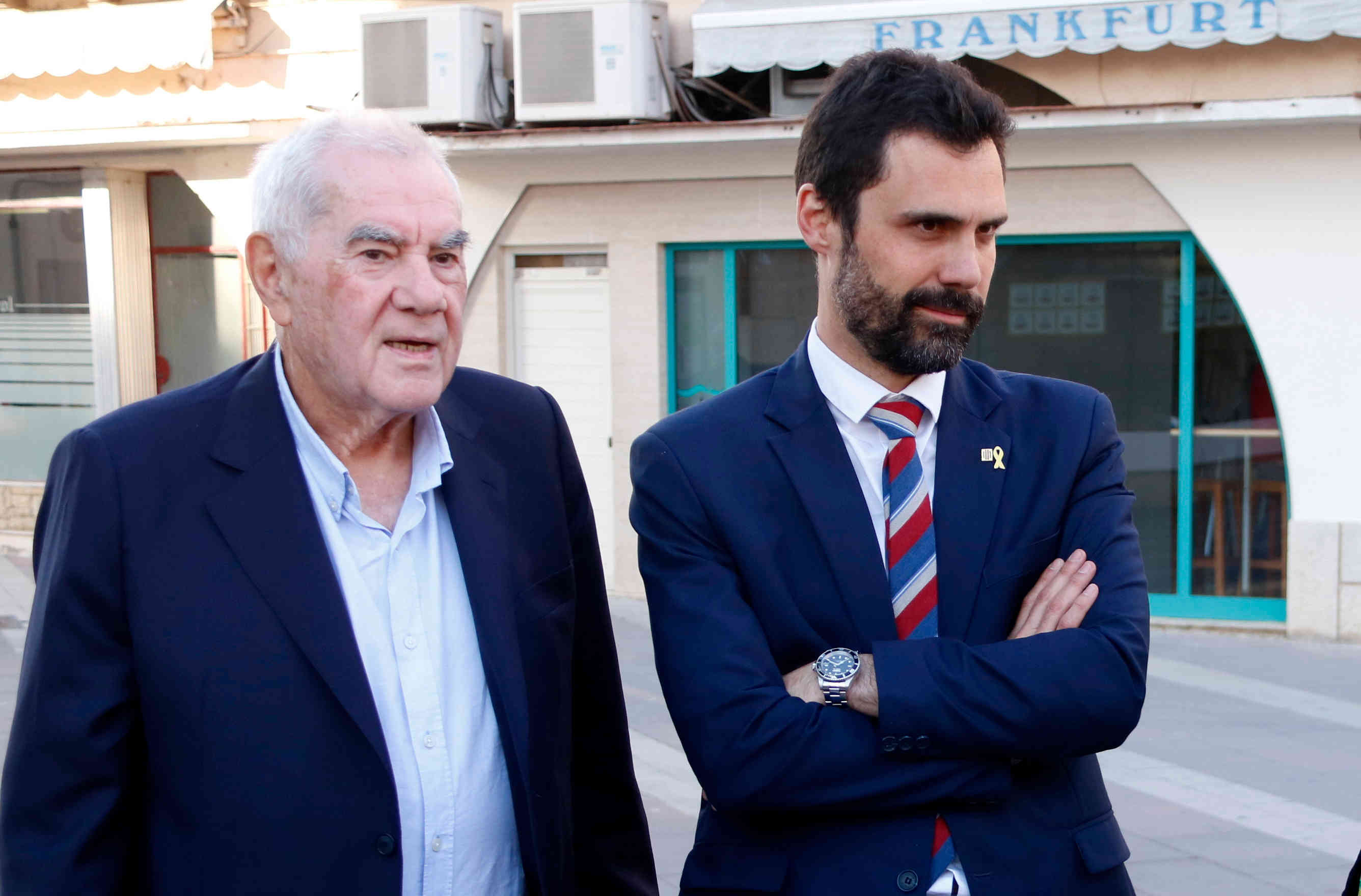 Catalan MP Ernest Maragall (left) and Parliament speaker Roger Torrent (by Guillem Roset)