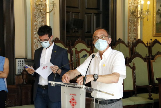 Lleida mayor Miquel Pueyo and deputy mayor Antoni Postius at a Covid-19 press conference, July 21, 2020 (by Laura Cortés)