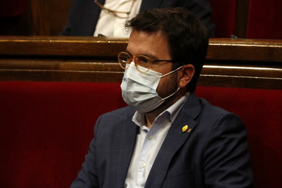 Catalan vice president Pere Aragonès during the parliament plenary session discussing the Spanish monarchy after it was revealed that the former king Juan Carlos I had left Spain (by Guillem Roset)