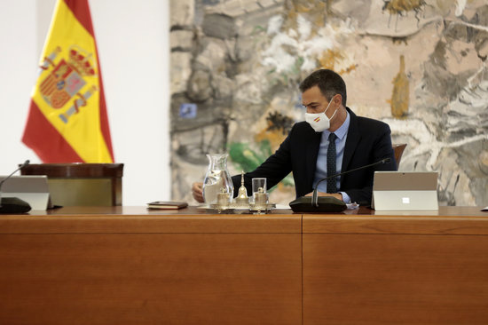 Spanish president Pedro Sánchez at a cabinet meeting, August 25, 2020 (by Moncloa/José María Cuadrado)