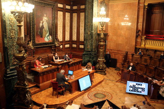 Extraordinary session of Barcelona City Council to debate the monarchy, August 27, 2020 (by Miquel Codolar)