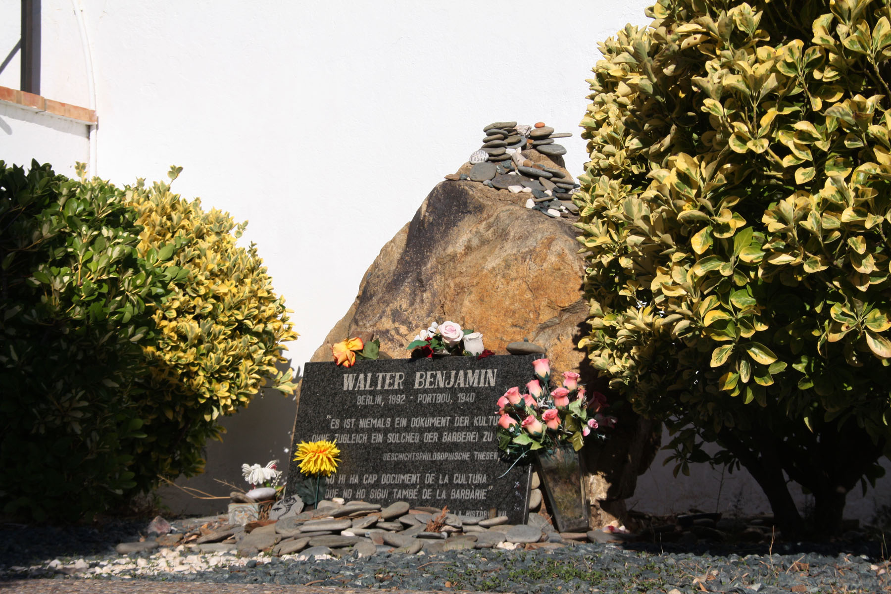 Part of the memorial dedicated to Walter Benjamin in Portbou in 2020 (by Mireia Recasens)