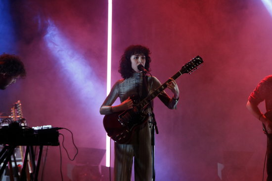 Catalan artist Núria Graham playing in Vic in 2017 (by Mar Martí)