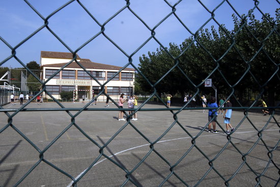 Image of the high school Vila-romà's playground, in Palamós, on September 17, 2020 (by Marina López)