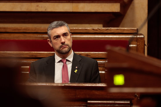 Catalonia's foreign action minister Bernat Solé in parliament (by Job Vermeulen / Parlament)