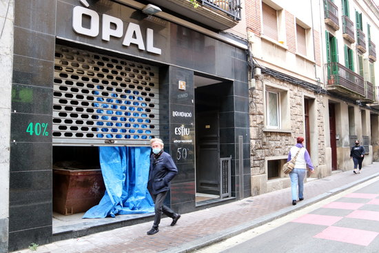 A closed down shop in the center of the town of Igualada in Catalonia, October 23, 2020 (by Mar Martí)