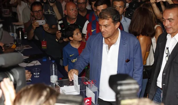 Former Barça president Joan Laporta votes during the 2015 presidential elections at the club (image courtesy of FC Barcelona website)