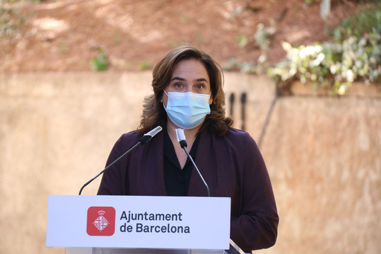 Barcelona mayor Ada Colau speaking at an event in October 2020 (by Mariona Puig)
