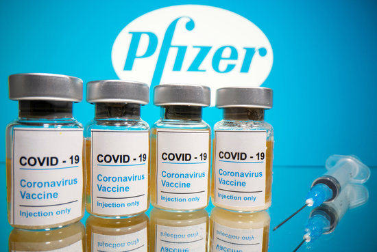 A set of Pfizer-BioNTech Covid-19 vaccine doses on October 31, 2020 (by REUTERS / Dado Ruvic)