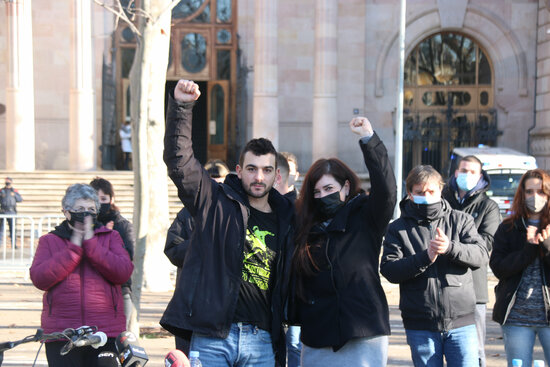 Pro-independence activists Adrià Carrasco (left) and Tamara Carrasco (by Miquel Codolar)
