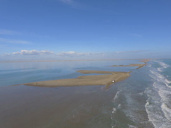 Aerial view of the Trabucador isthmus in the Ebre delta after Storm Filomena, January 18, 2021 (by Quim Vallès) 