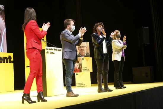 Pro-independence ERC main officials in the opening rally of their Febrary 14 election campaign, on January 28, 2021 (by Guillem Roset)
