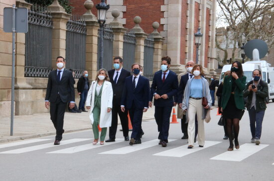 Far-right Vox MPs arrive at the Catalan parliament for the first day of the 13th legislature, March 12, 2021 (by Bernat Vilaró)