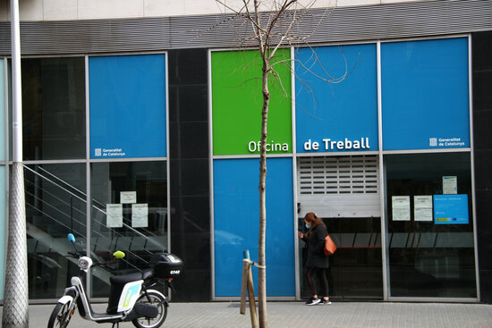 An unemployment office in the city of Barcelona (by Ivette Lehmann)