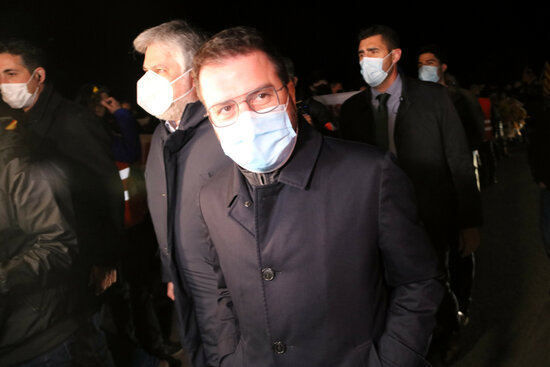 Acting president and Esquerra's presidential candidate, Pere Aragonès, at the gates of Lledoners prison, March 9, 2021 (by Estefania Escolà) 