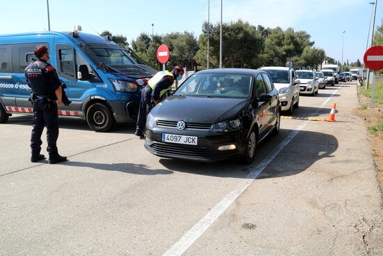 A Catalan police control in the Baix Ebre county (by Anna Ferràs)