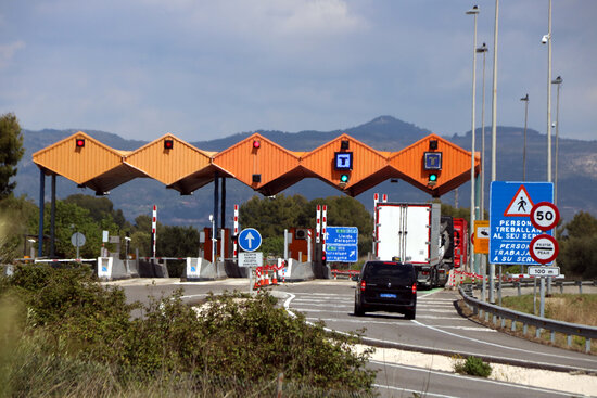 A toll at the AP-7 highway in Catalonia (by Roger Segura)
