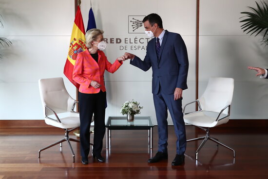 The President of the European Commission, Ursula von der Leyen, meets Spanish president Pedro Sánchez in Madrid, June 16, 2021 (Image from Spanish government) 