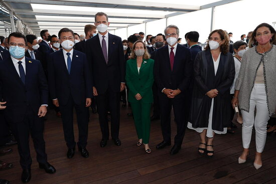 Catalan president Pere Aragonès and Spain's king Felipe VI, first and third from left (by EFE)