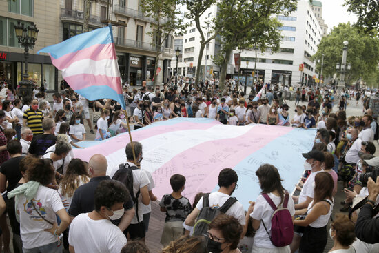 Pro-transgender rights protest on the Rambla boulevard in Barcelona, June 26 2021 (by Jordi Pujolar)