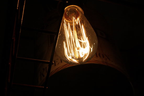 A light bulb (by M. Loperena)