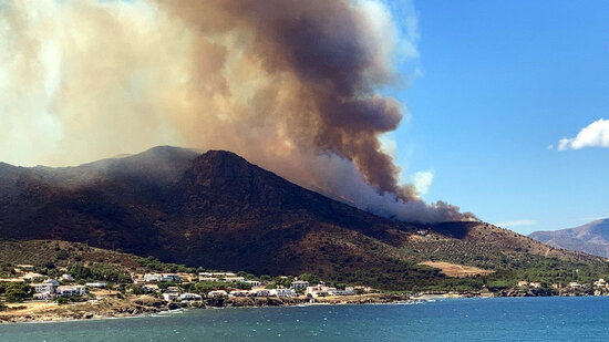 Image of the wildfire in Llançà from Port de la Selva on July 16, 2021 (by Anna Nogué) 