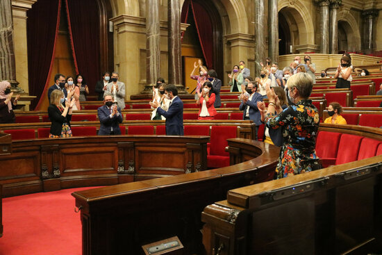 Lawmakers in the Catalan parliament during a vote in the chamber (by Eli Don)