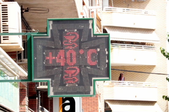 A thermometer showing 40 degrees in Lleida on August 12, 2021 (by Salvador Miret)
