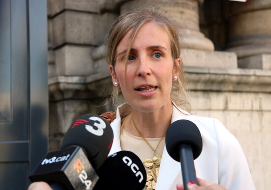 Catalan foreign minister, Victòria Alsina, pictured outside the French Senate in Paris, September 6, 2021 (by Nazaret Romero)