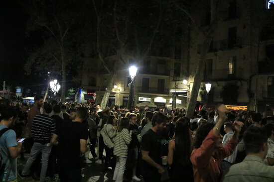 Hundreds of people gathered in Barcelona's Born neighborhood (by ACN)