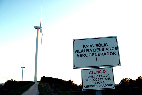 A wind farm in southern Catalonia (by Mar Rovira)