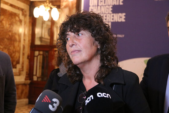 Climate action minister Teresa Jordà addresses media at Glasgow City Chambers, November 6, 2021 (by Natàlia Segura) 